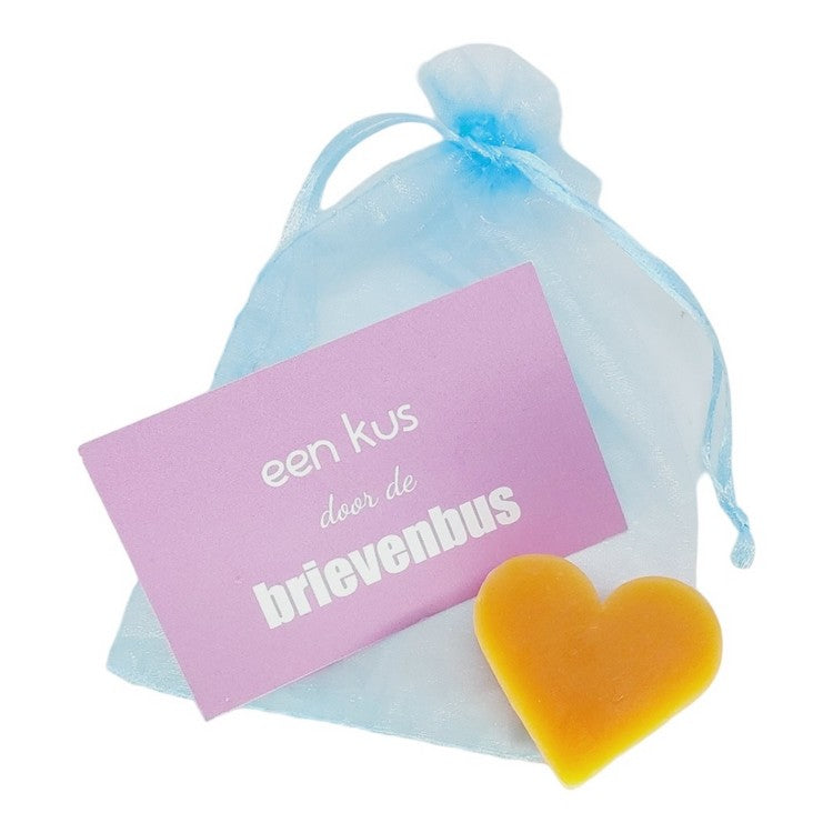 Zakje kus door de brievenbus met een zeepje