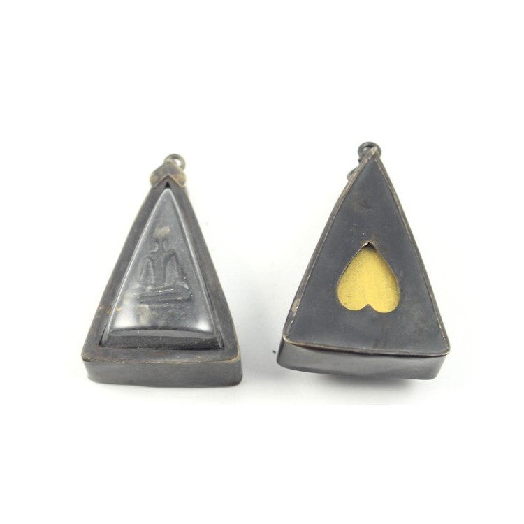 Donker amulet met boeddha