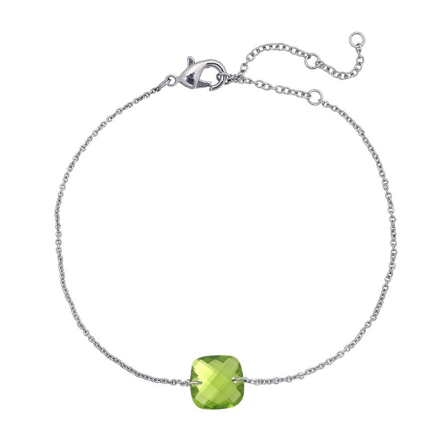 Zilverkleurig armbandje met een groen klein steentje