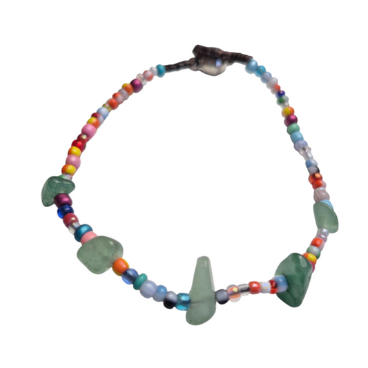 Gekleurd armbandje met kleine aventurijn steentjes