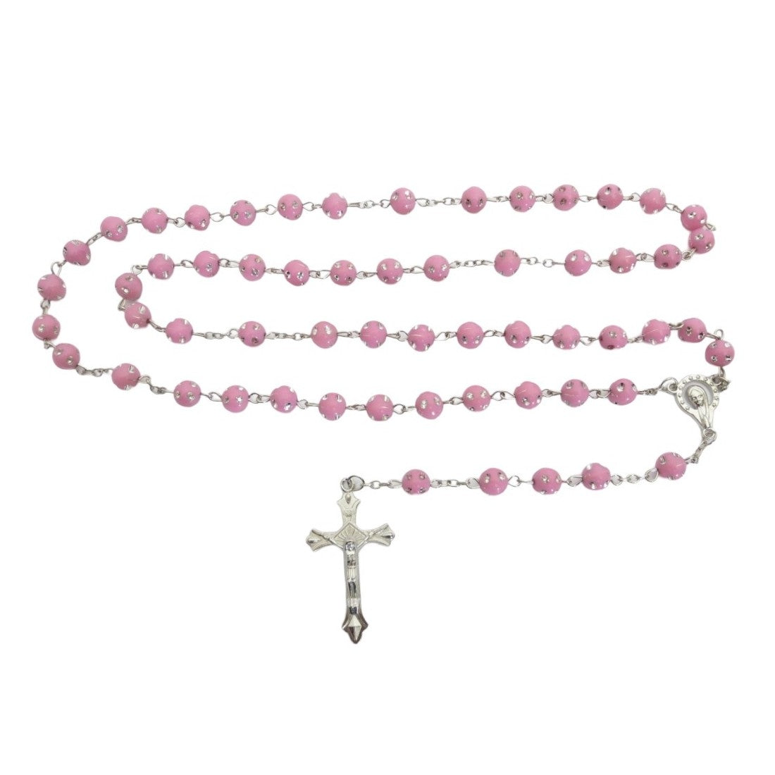 Roze rozenkrans met glimmende bolletjes en zilveren kruisje