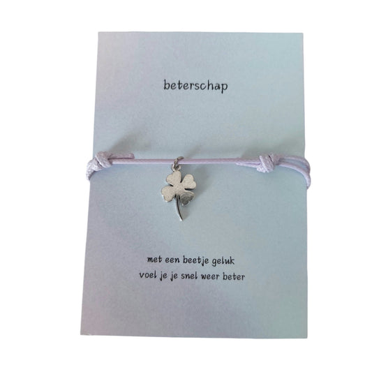 Beterschap kaartje met een klavertje vier armbandje