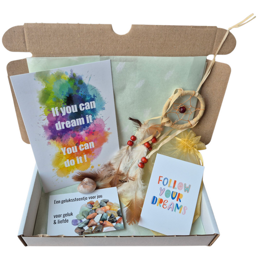 brievenbus cadeau met geluk steen en dromenvanger