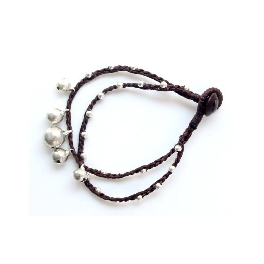 Bruin armbandje met belletjes