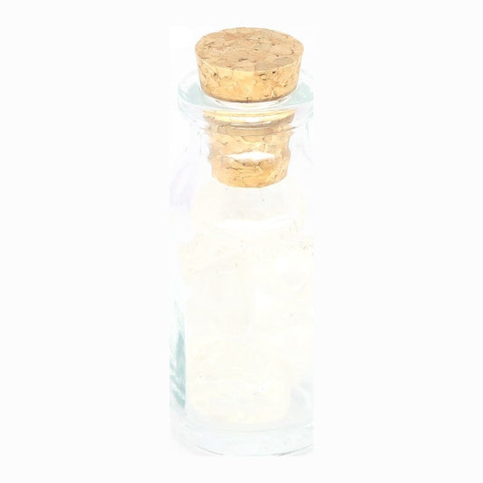 Flesje met bergkristal steentjes